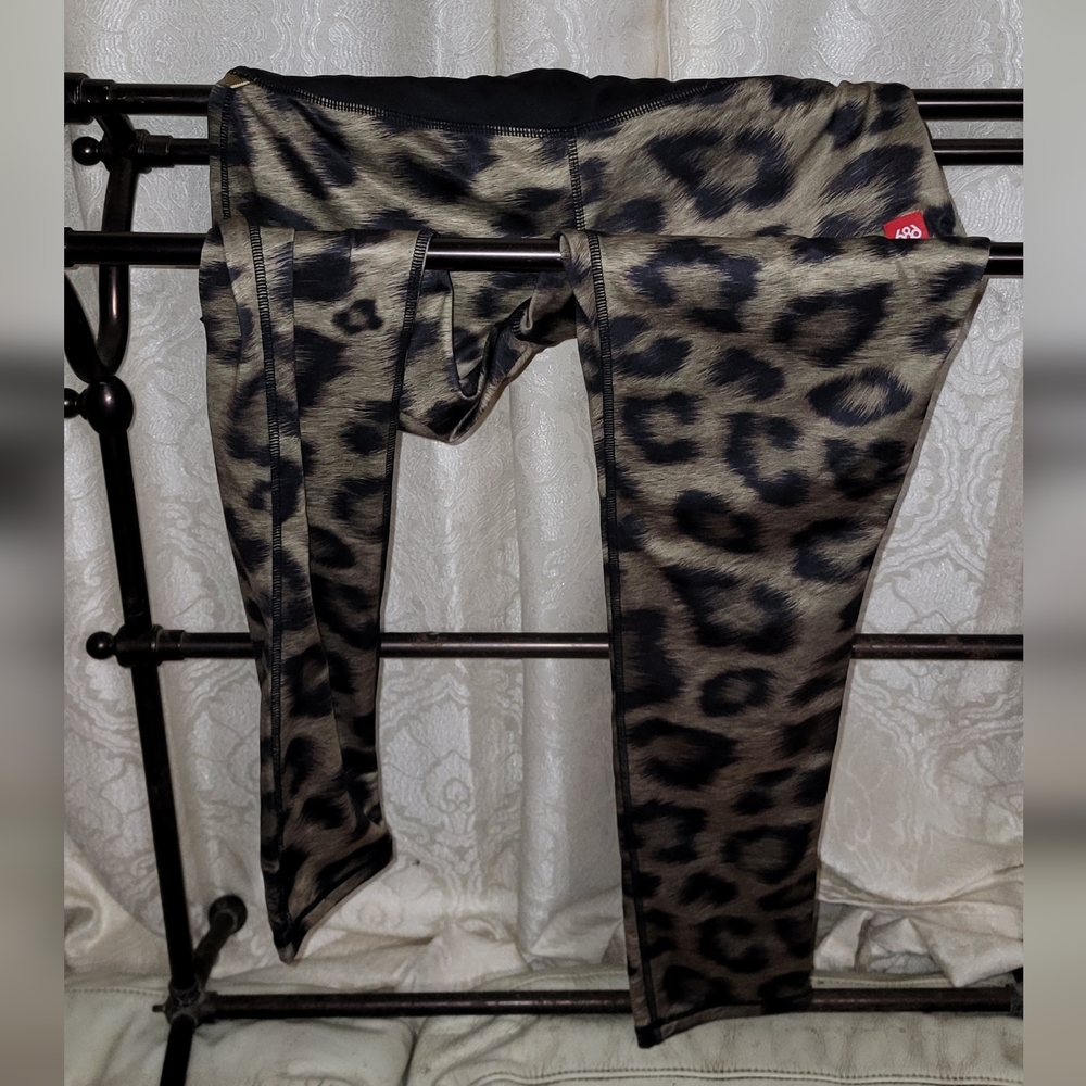 686 women's Large thermal, smarty technology base layer leggings